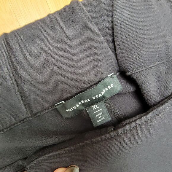 Universal Standard Black Pull-on Knee Length Skirt Size XL 26/28 Office Pencil - Picture 3 of 5